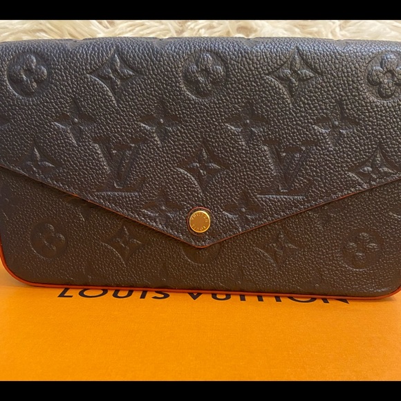 SOLD-Louis Vuitton Felicie Pochette - SOLD on IG - Picture 5 of 12